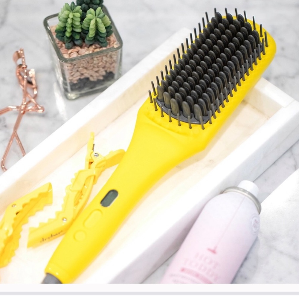🚨Dry bar brush crush for the perfect blow out